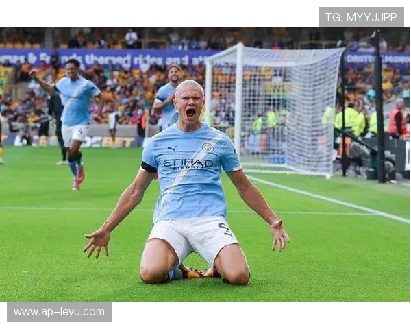 哈兰德点球稳稳罚进曼城锁定胜局